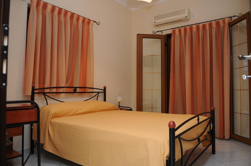 Ferienwohnung Sofia Gythio Zimmer foto