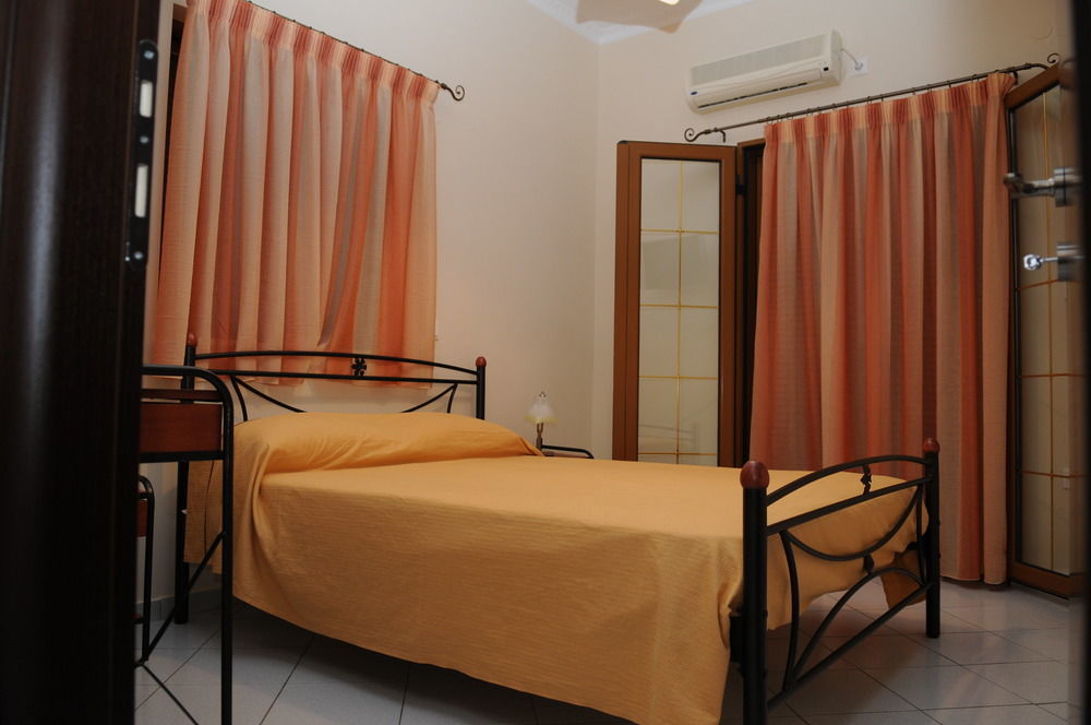 Ferienwohnung Sofia Gythio Exterior foto